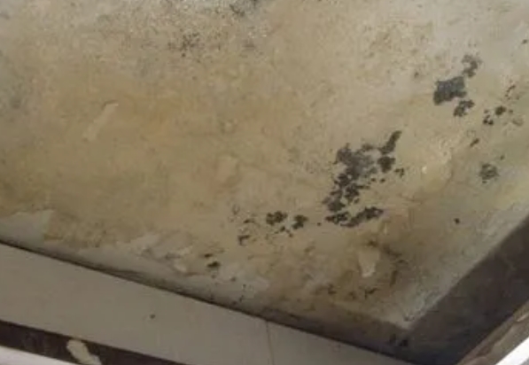 三沙阳台漏水维修公司分享下三沙卫生间渗水维修需要注意哪些问题。